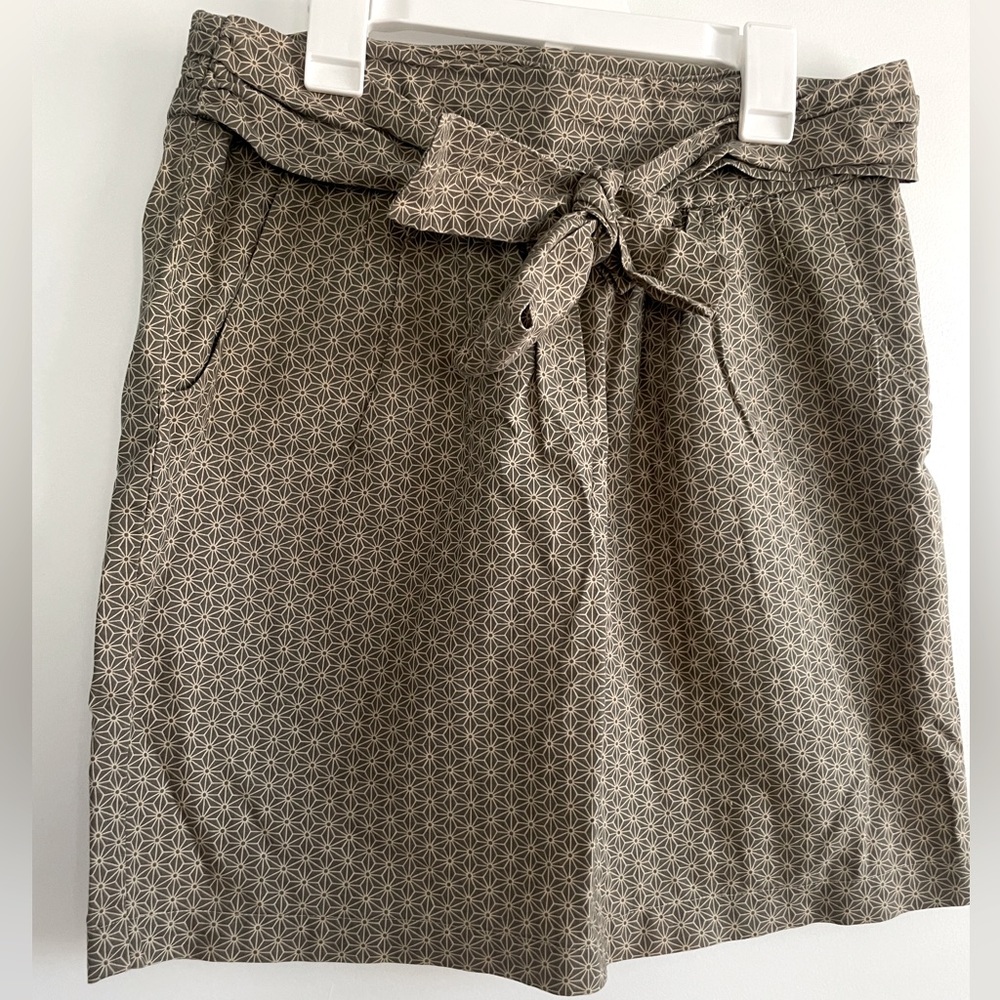 LIQUID Silk Sage Green Moroccan Insp Print Skirt Tie Waist Mid Length SZ 2